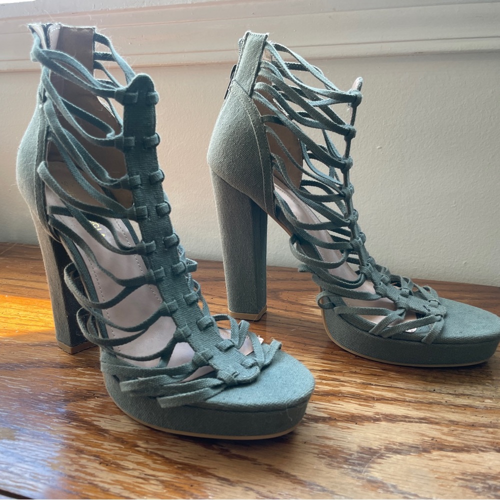 Women's Strappy Block Heel Sandals - Olive Green
